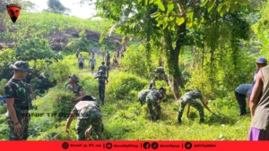 Sambut Ramadan, Yonif TP 875/SYP Gelar Karya Bakti Bersama Warga Latonda Satu Timur