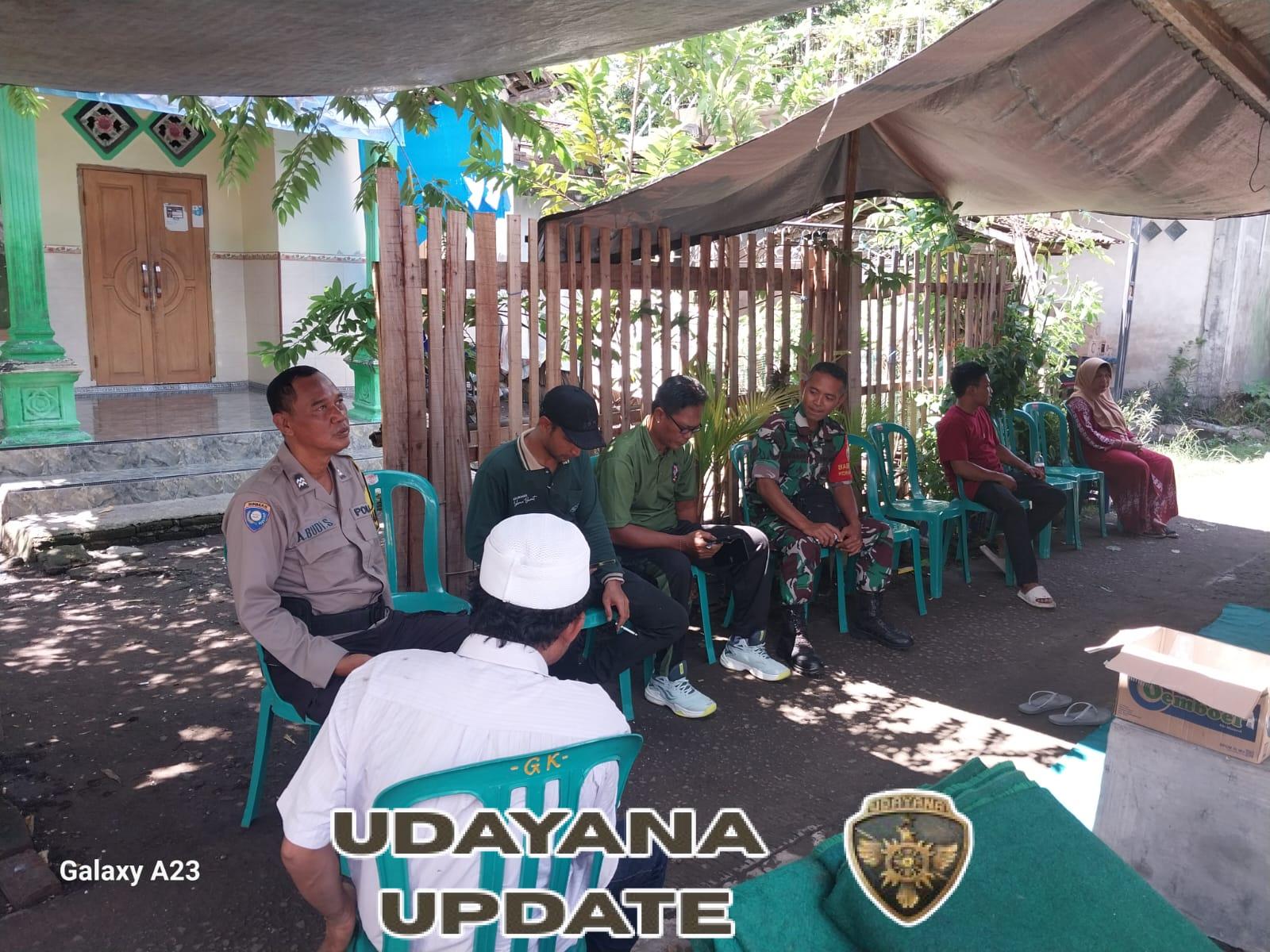 Wujud Empati, Babinsa Loloan Barat Hadir Beri Penghormatan Terakhir di Rumah Duka.