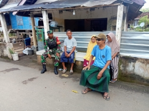 Babinsa Desa Senayan Monitoring Pembangunan Koperasi Merah Putih