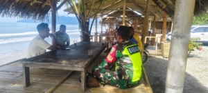 Babinsa Koramil 1602-01/Ende Gelar Komsos dan Pamwil di Kelurahan Nderurea