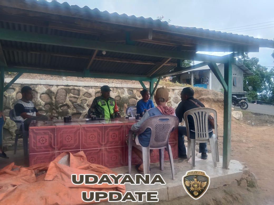 Babinsa Koramil 1602-04/Maurole Gelar Pamwil dan Komsos Bersama Warga Desa Nida