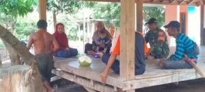 Babinsa Desa Kokarlian Gelar Komsos, Perkuat Kemanunggalan TNI dan Rakyat