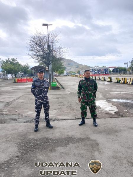 Babinsa Koramil 1628-04/Poto Tano Amankan Aktivitas di Pelabuhan Penyeberangan