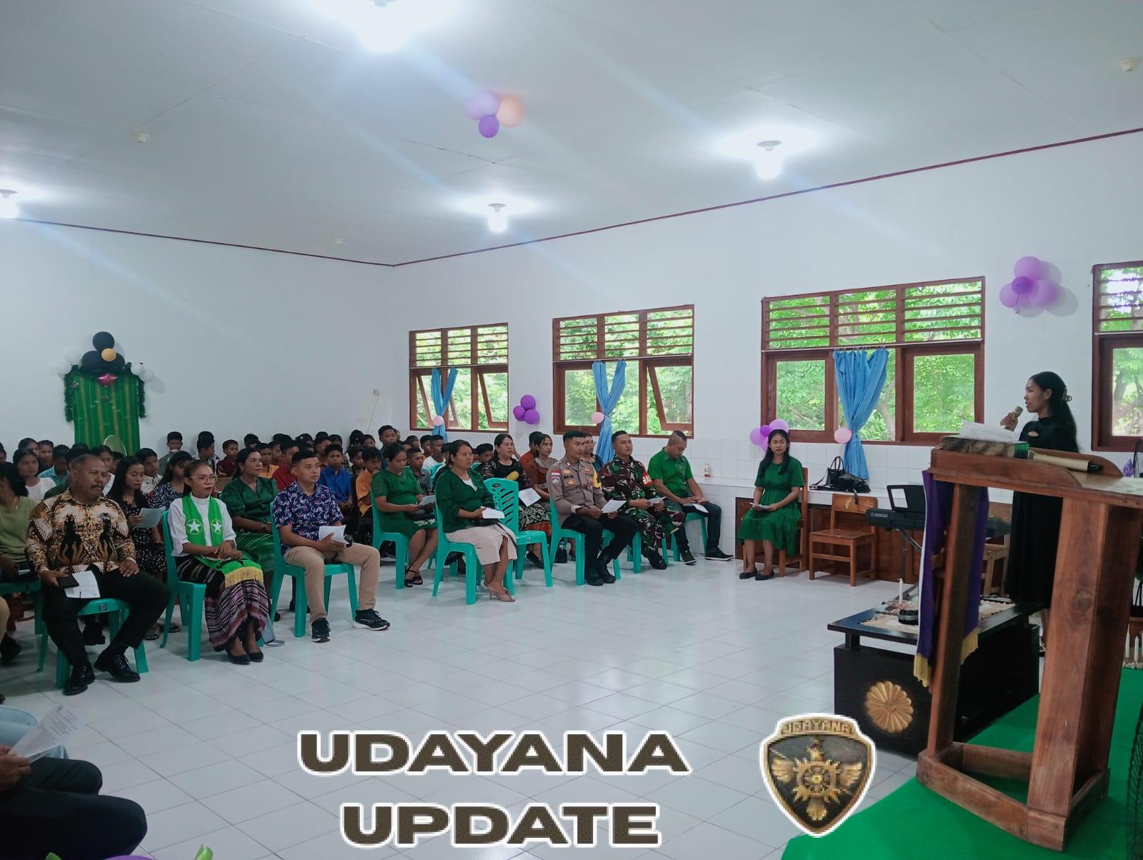 Babinsa Hadiri Syukur Natal dan Tahun Baru Keluarga Besar UPTD SMP Negeri 3 Pantai Baru