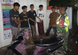 Sertu Suherman Ingatkan Pentingnya Silaturahmi dan Pengawasan Remaja di Desa Timu