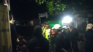 Babinsa Kelurahan Kolo Ajak Warga Hindari Minuman Keras dan Narkoba Saat Patroli
