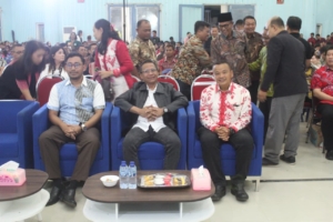 Aparat Gabungan TNI-POLRI Kawal Ibadah Natal FKGK Kota Bima dengan Penuh Kesuksesan