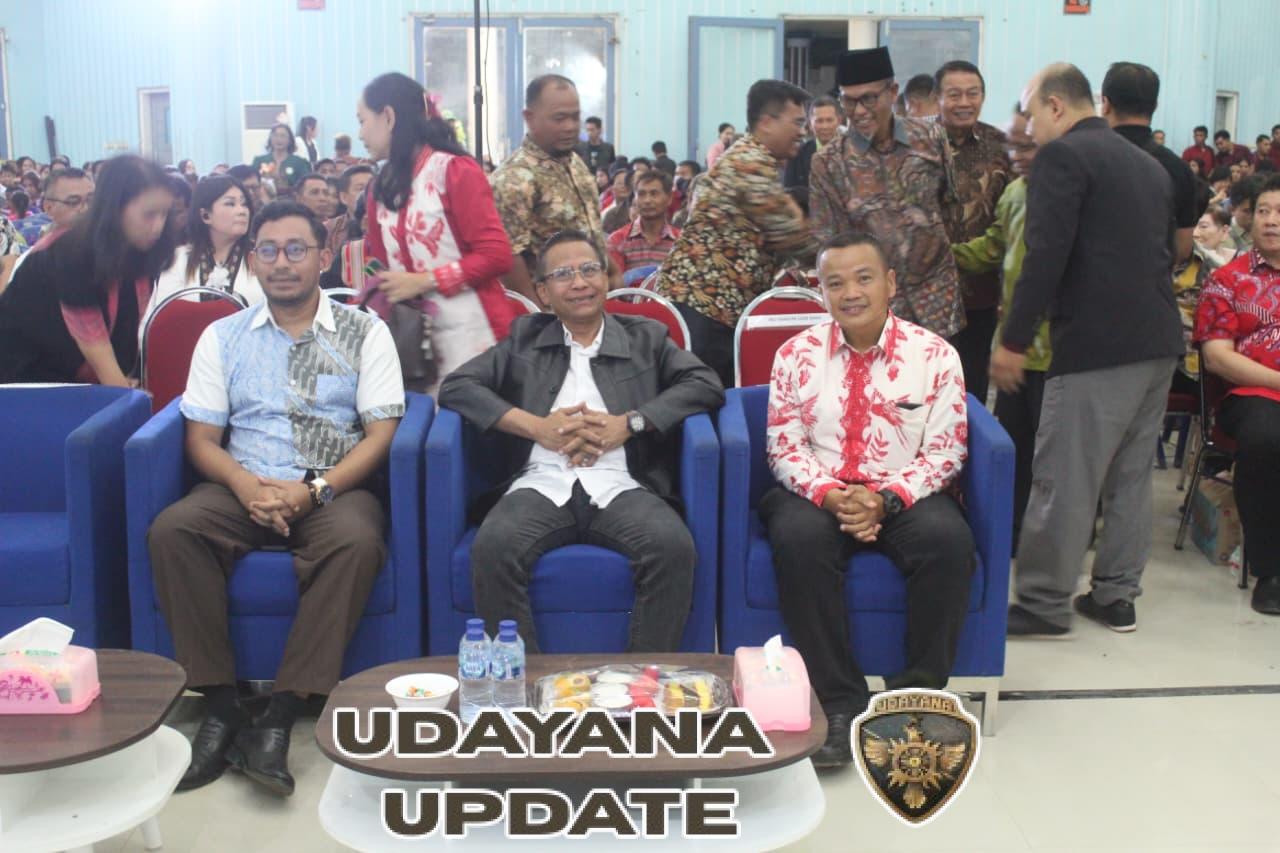Aparat Gabungan TNI-POLRI Kawal Ibadah Natal FKGK Kota Bima dengan Penuh Kesuksesan