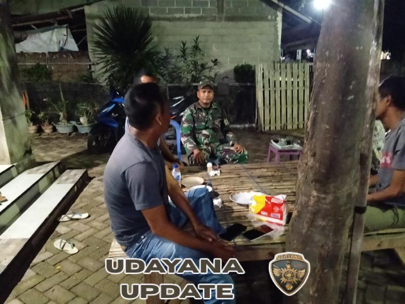 Piket Koramil 1628-04/Poto Tano Intensifkan Patroli Malam Jaga Kamtibmas Wilayah Binaan