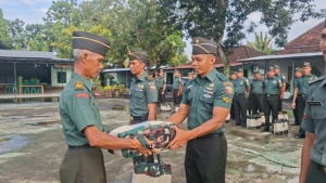 Anggota Kodim 1620/Loteng Terima Distribusi Kaporlap Baru Dari KSAD