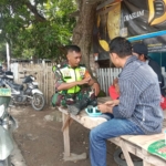 Babinsa Penatoi Dorong Kesadaran Lingkungan dan Situasi Kondusif di Kecamatan Mpunda