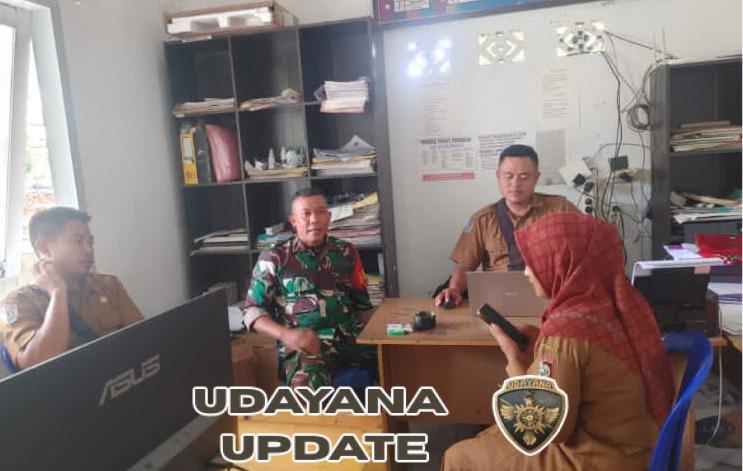 Babinsa Lenek Ramban Biak Komsos dengan Warga, Himbau Kewaspadaan Hadapi Musim Penghujan