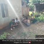 Babinsa Koramil 1627-03/Batutua Pantau Pekerjaan Behel KDKMP di Desa Oelua