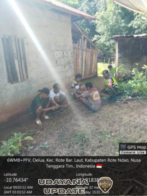 Babinsa Koramil 1627-03/Batutua Pantau Pekerjaan Behel KDKMP di Desa Oelua