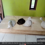 Babinsa Koramil 1627-03/Batutua Pantau Penurunan Material di Desa Tualima