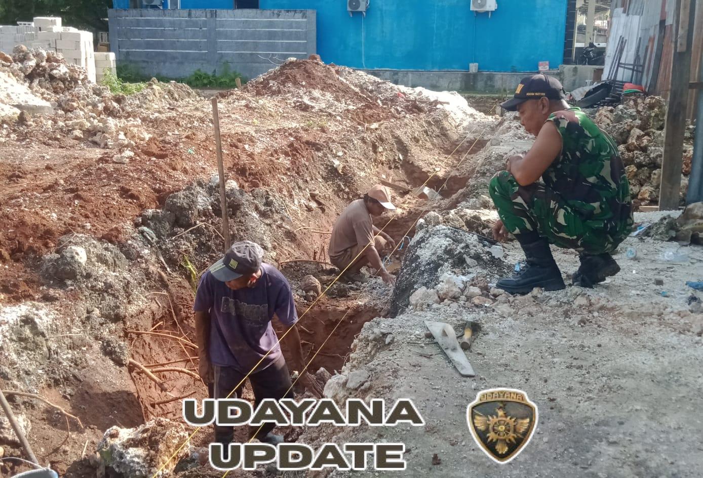 Babinsa Kelurahan Mokdale Pantau Progres Pembangunan KDKMP