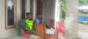 Perkuat Keamanan Wilayah, Babinsa Koramil 1602-01/Ende Gelar Komsos di Nangapanda