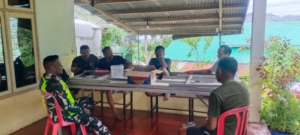 Perkuat Kamtibmas, Babinsa Kopda Imanuel Lobang Hadir di Tengah Warga Nanganesa