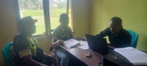 Babinsa Koramil 1602-04/Maurole Laksanakan Pamwil dan Komsos Bersama Perangkat Desa Ndondo