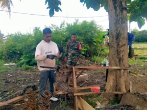 Babinsa Dasan Anyar Awasi Koperasi Merah Putih untuk Dukung Ekonomi Warga