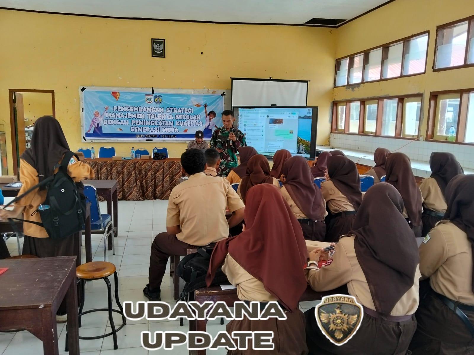 Koramil 1628-03/Seteluk Bersama Babinsa Tanamkan Nilai Bela Negara kepada Pelajar SMP Negeri 1 Seteluk