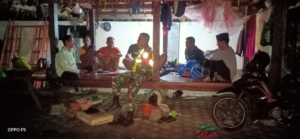 Babinsa Koramil Poto Tano Laksanakan Patroli Malam, Jaga Kamtibmas Wilayah