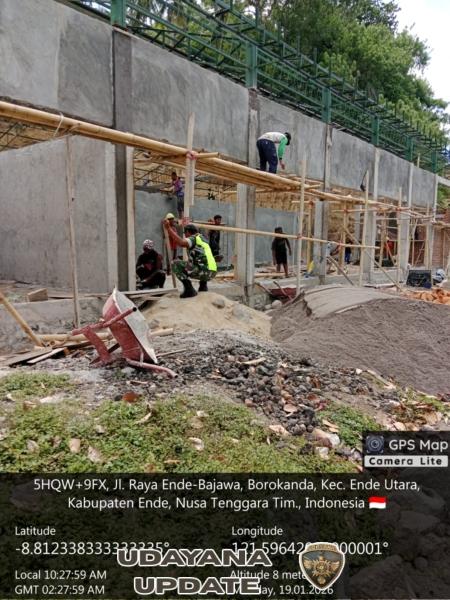 Pekerjaan Plesteran dan Pemasangan Spandek Atap KDKMP Raterua Terus Berjalan
