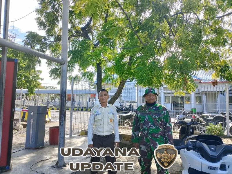 Jaga Keamanan Penyeberangan, Babinsa Poto Tano Gelar PAM Pelabuhan