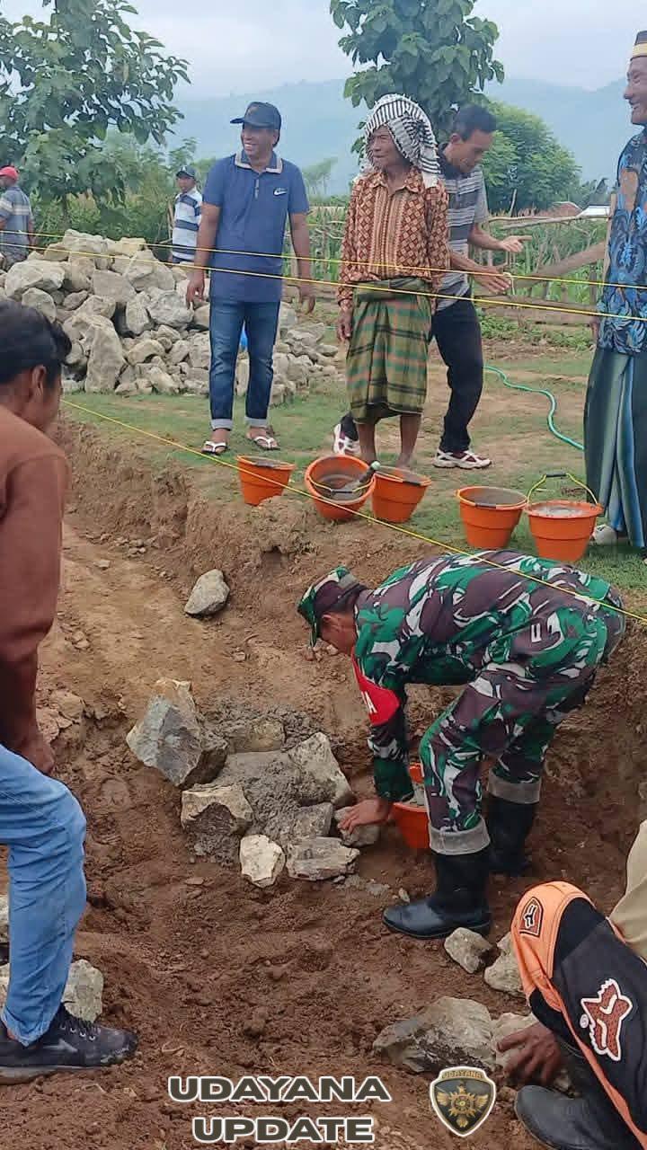 Babinsa Hadir sebagai bentuk Pengawasan Pembangunan Koperasi Desa