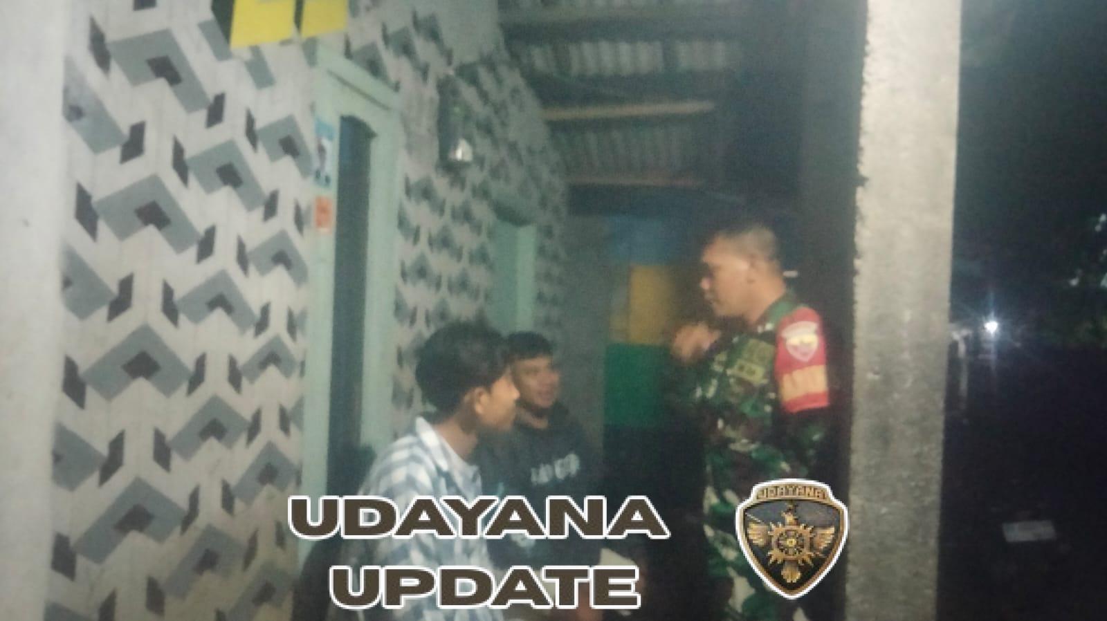 Babinsa Desa Bandok Laksanakan Patroli Kongkow-Kongkow, Imbau Warga Waspada Cuaca Ekstrem