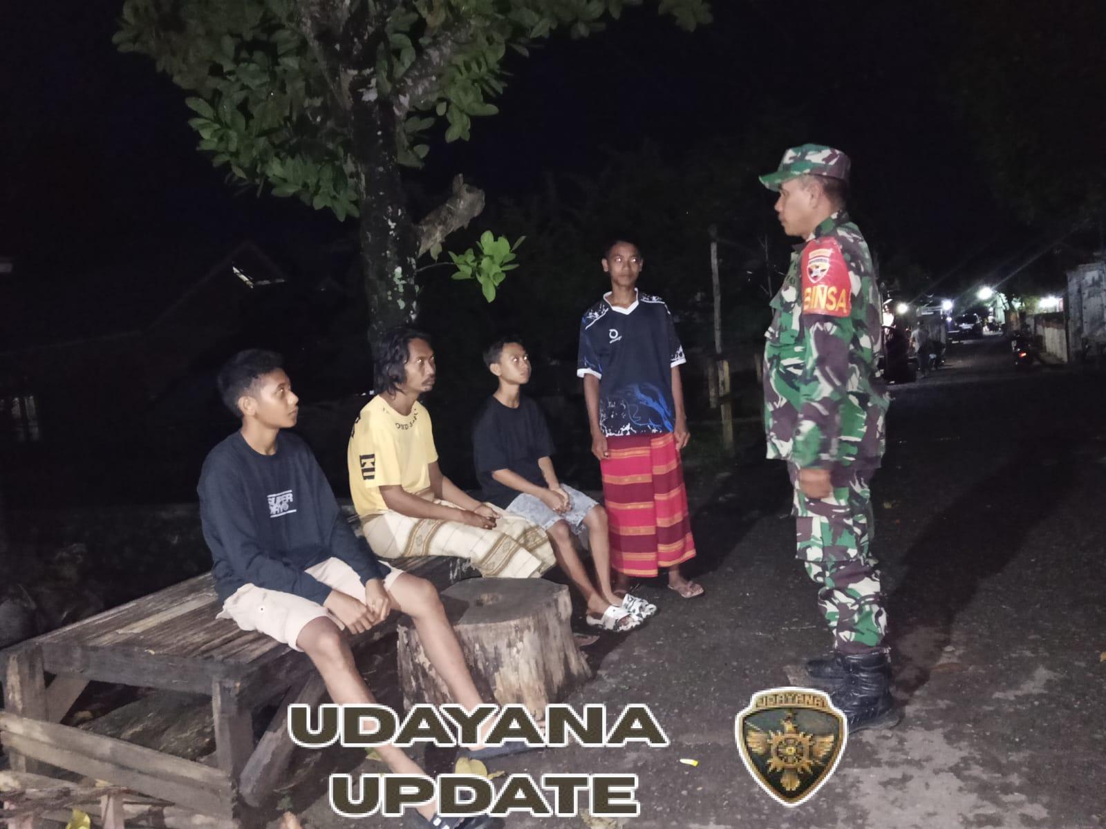 Babinsa Koramil 1614-06/Manggelewa Gelar Patroli Malam di Desa Kampasi Meci