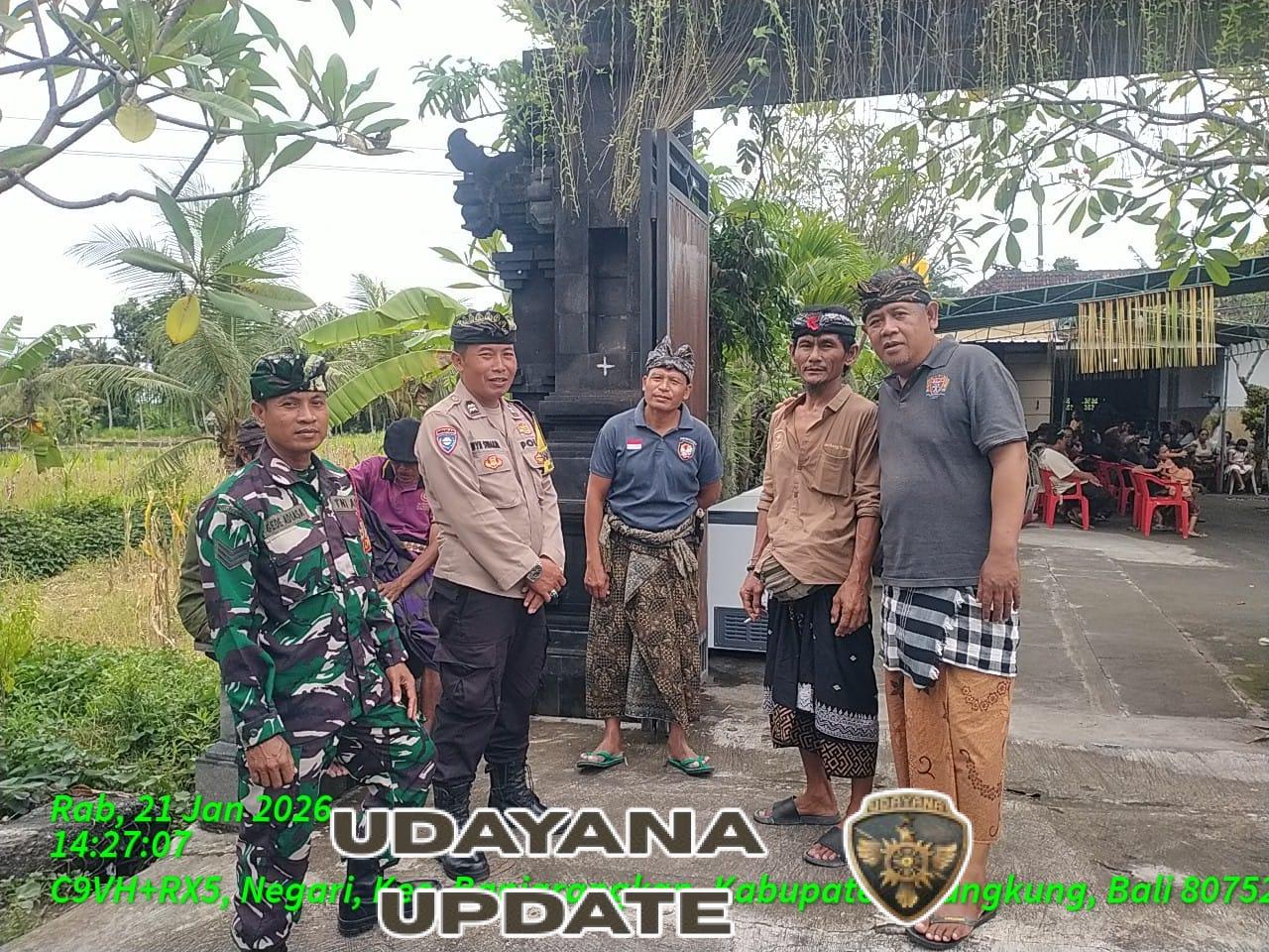 Bersatu, TNI Polri Dan Pecalang Amankan Upacara Keagamaan Warga Di Dusun Sarimertha