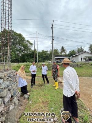 Tinjau Progres KDKMP Desa Tongo, Camat Sekongkang Disambut Babinsa dan Pemdes