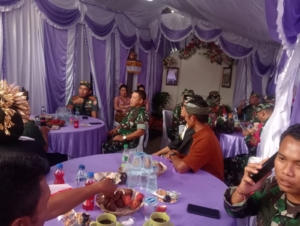 Babinsa dan Bhabinkamtibmas Amankan Pernikahan Anak Serma Nengah Sukapada di Desa Sinabun, Dihadiri Dandim 1609/Buleleng