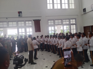 Perkuat Pendidikan Pertahanan di Perbatasan, Pangdam IX/Udayana Dampingi Menhan RI Kunjungi Poltekhan Unhan