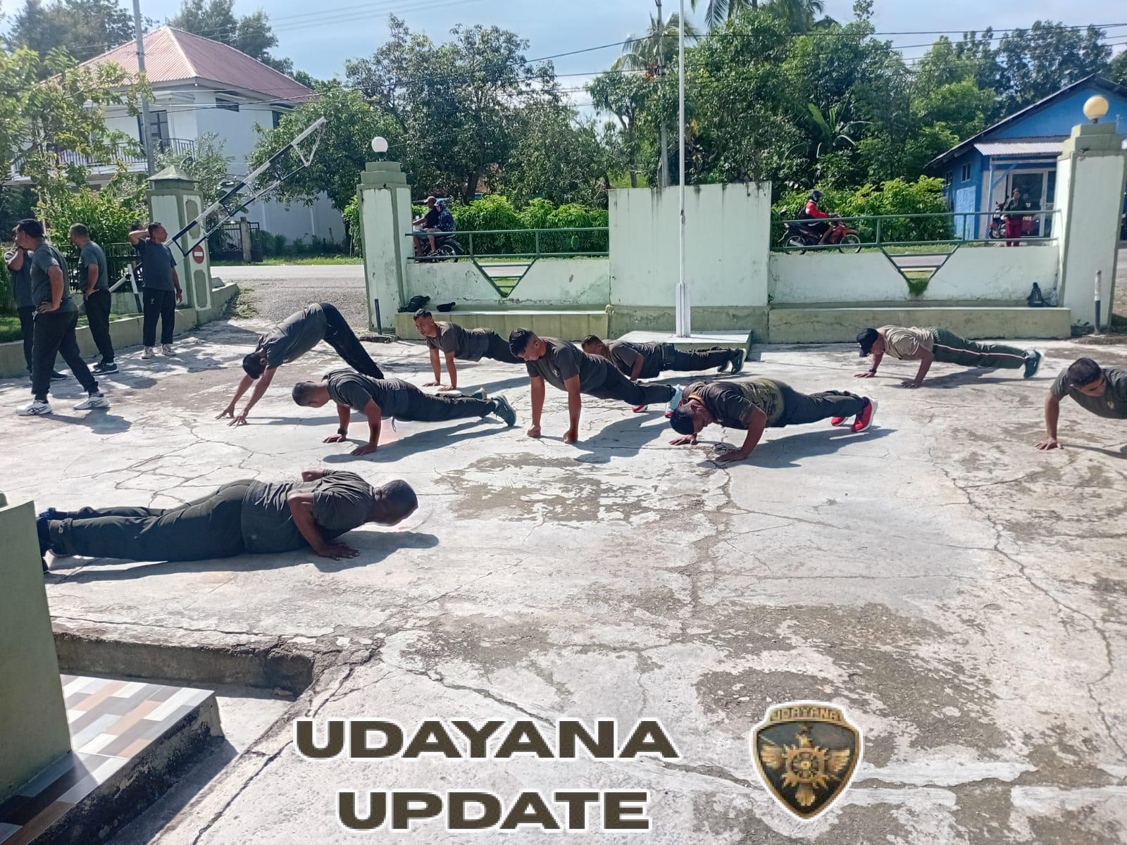 Prajurit Koramil Camplong Tingkatkan Beladiri Pencak Silat