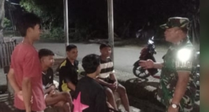 Koramil 1628-05/Jereweh Laksanakan Patroli Malam, Jaga Kamtibmas Wilayah Binaan
