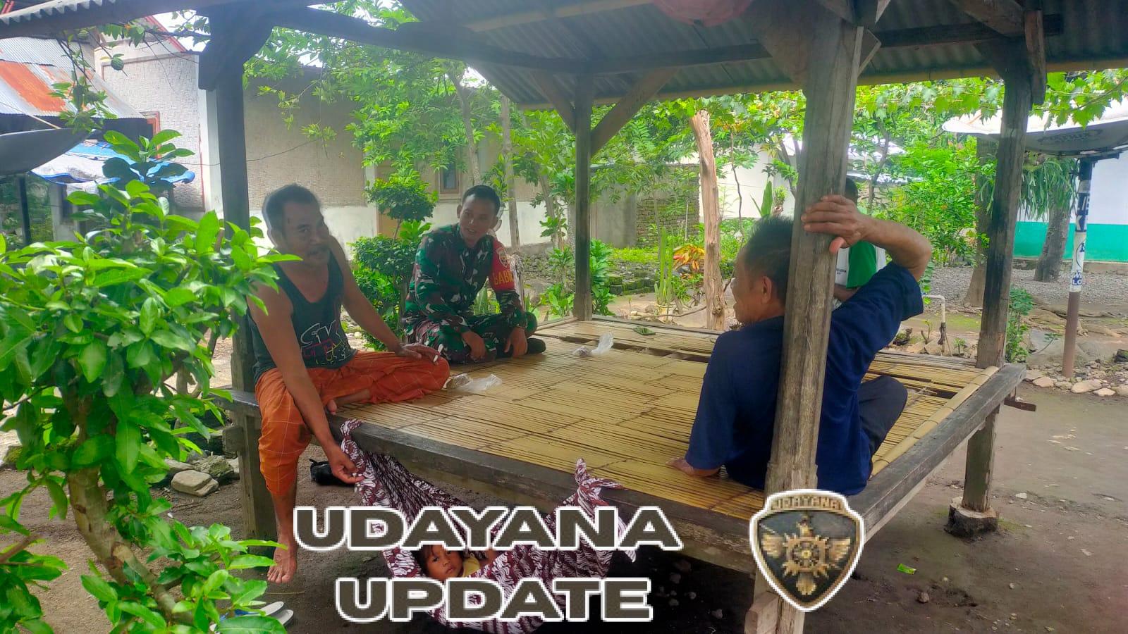 Babinsa Madayin Komsos Bersama Warga, Ajak Jaga Kebersihan Lingkungan Cegah Banjir dan Penyakit