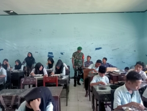 Dukung Gizi Pelajar, TNI AD Laksanakan Pendampingan MBG di Jereweh