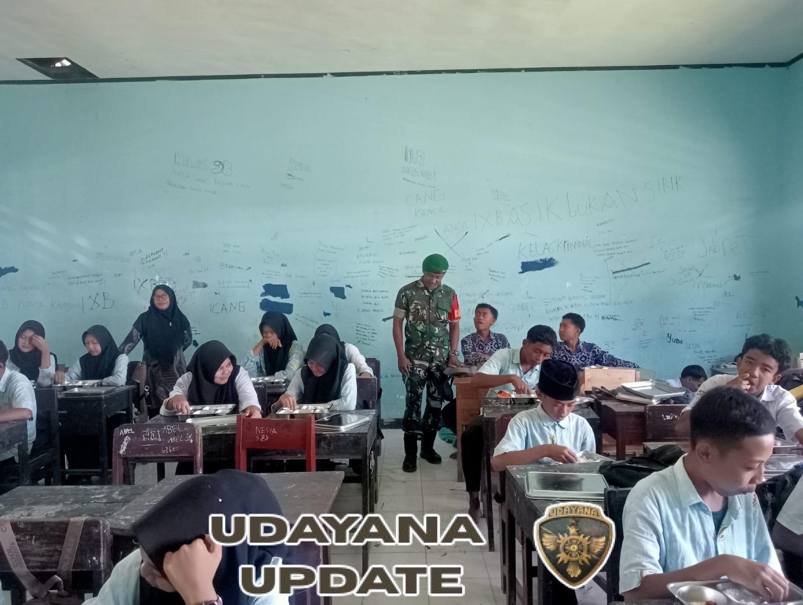 Dukung Gizi Pelajar, TNI AD Laksanakan Pendampingan MBG di Jereweh