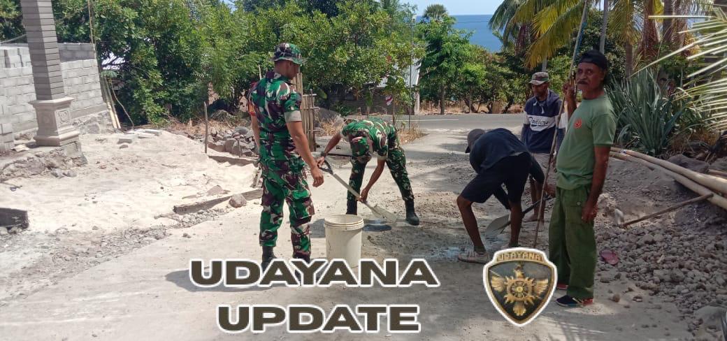 Babinsa Koramil 1624-04/Omesuri Laksanakan Monitoring Wilayah di Desa Bareng