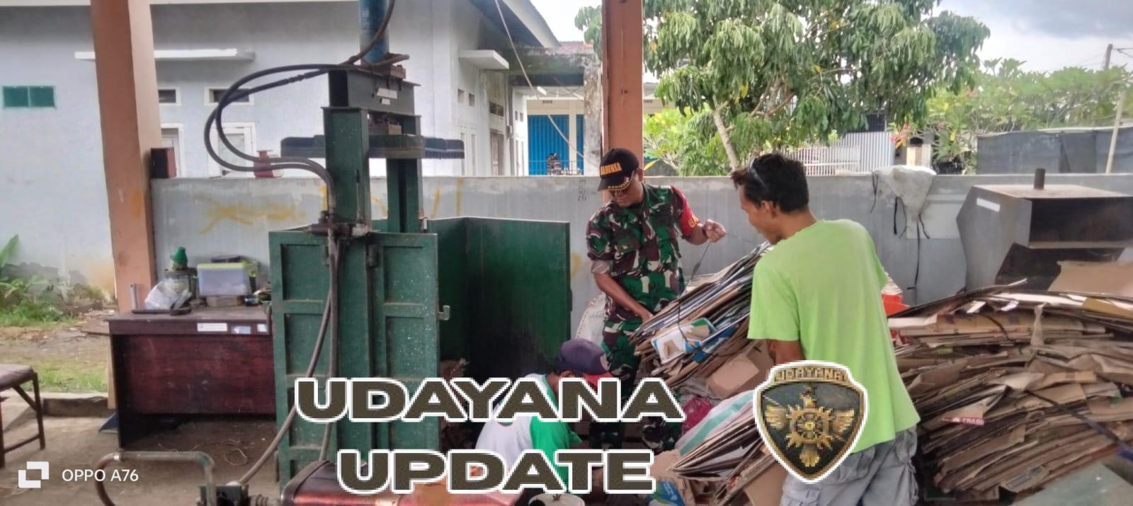 Babinsa Koramil Taliwang Dampingi Pengolahan Sampah untuk Tingkatkan Pendapatan Warga