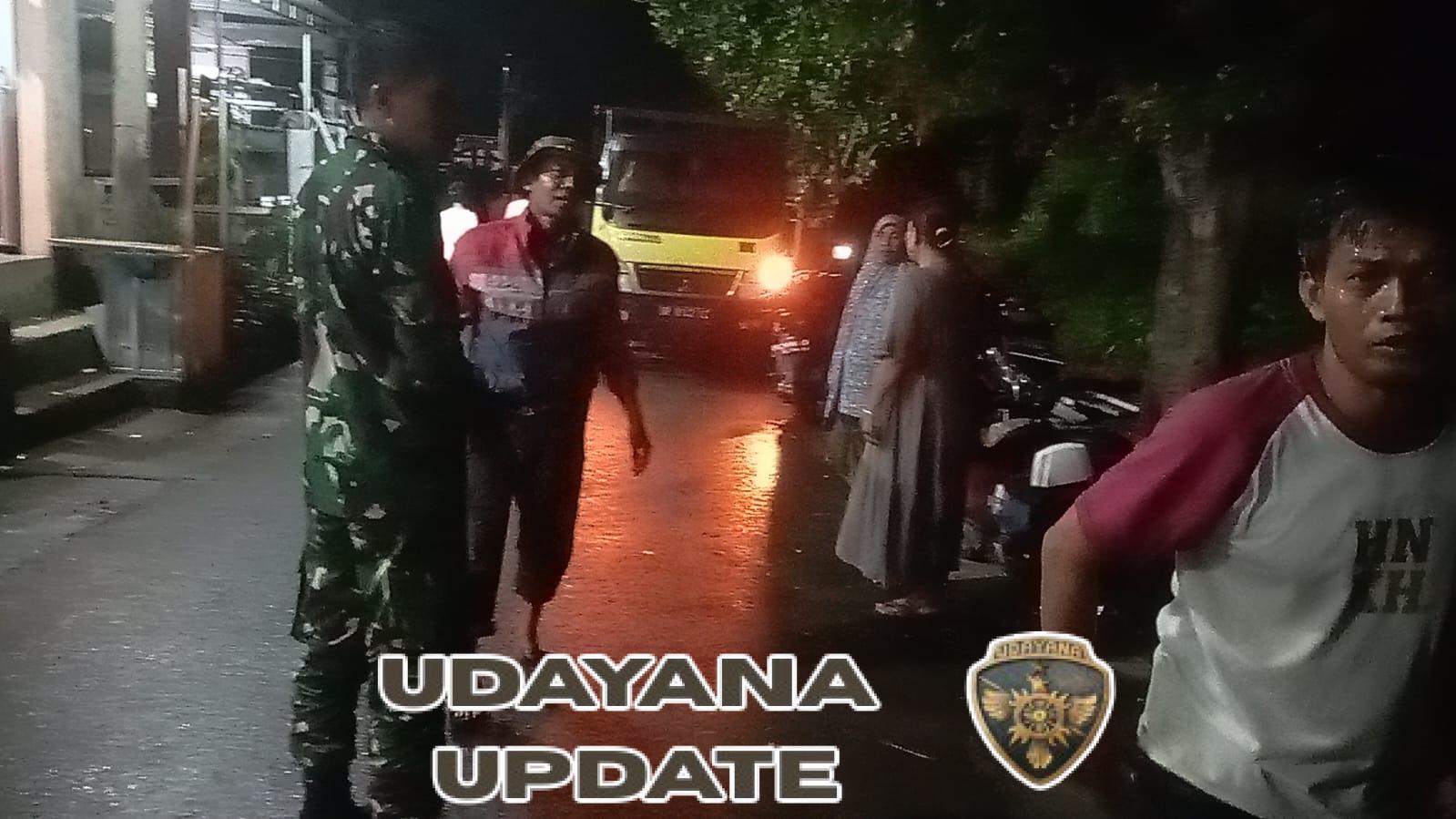 Babinsa Tembeng Putik Pererat Silaturahmi Sambil Patroli, Warga Diminta Lebih Waspada Cuaca Ekstrem