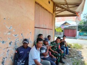 Komsos Babinsa Hu’u Fokuskan Keselamatan Warga di Tengah Cuaca Buruk