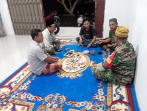 Jaga Kamtibmas, Babinsa Pekat Himbau Warga Tingkatkan Patroli