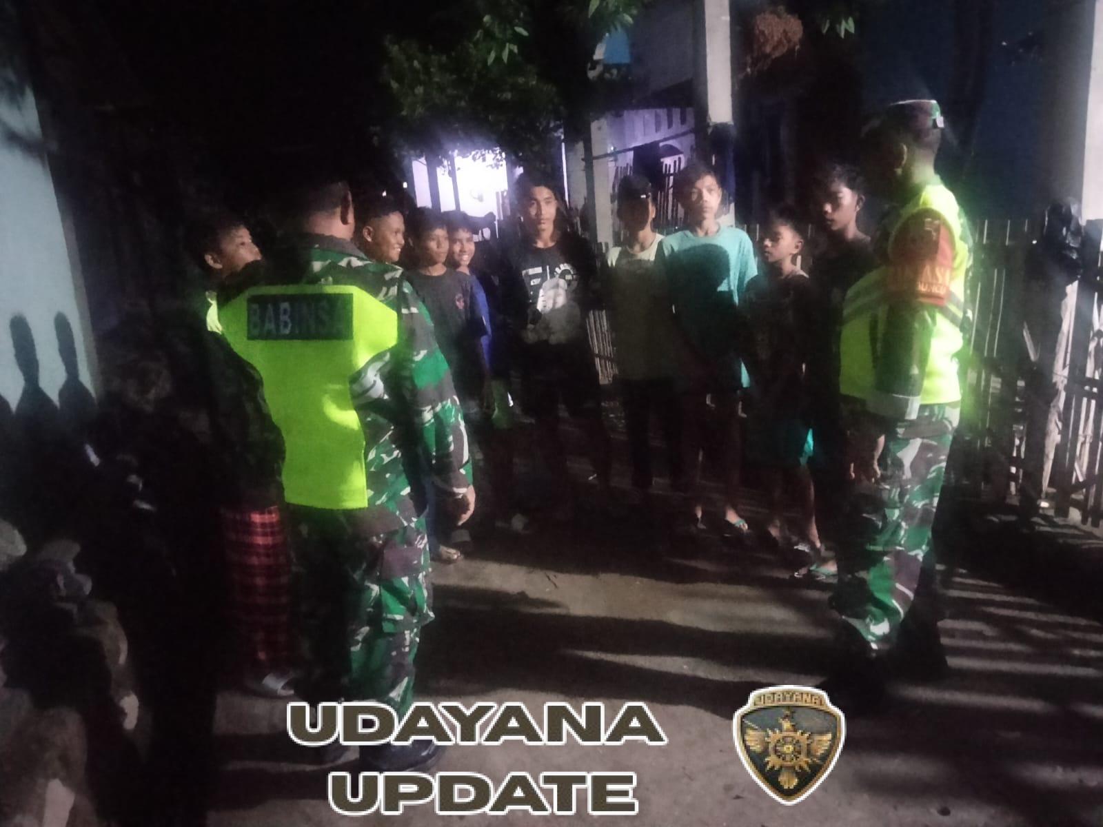 Babinsa Koramil 1608-03/Sape Laksanakan Patroli Siskamling Cegah Gangguan Kamtibmas di Desa Buncu