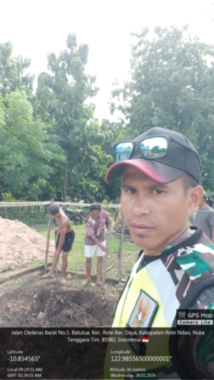Babinsa Koramil 1627-03/Batutua Monitoring Pekerjaan Footplat KDKMP Batutua