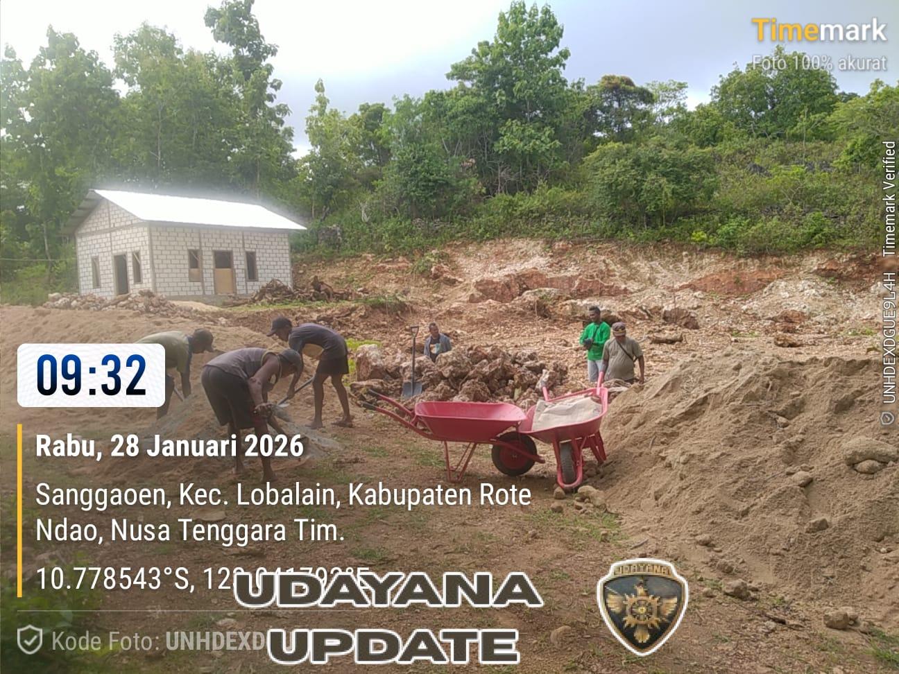 Babinsa Koramil 1627-01/Ba’a Monitoring Pembangunan KDKMP Desa Sanggaoen