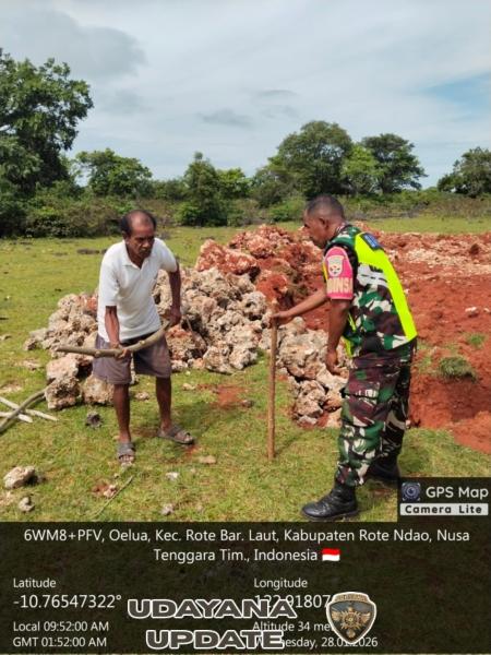 Babinsa Koramil 1627-03/Batutua Dampingi Persiapan Pondasi dan Distribusi Material KDKMP Oelua