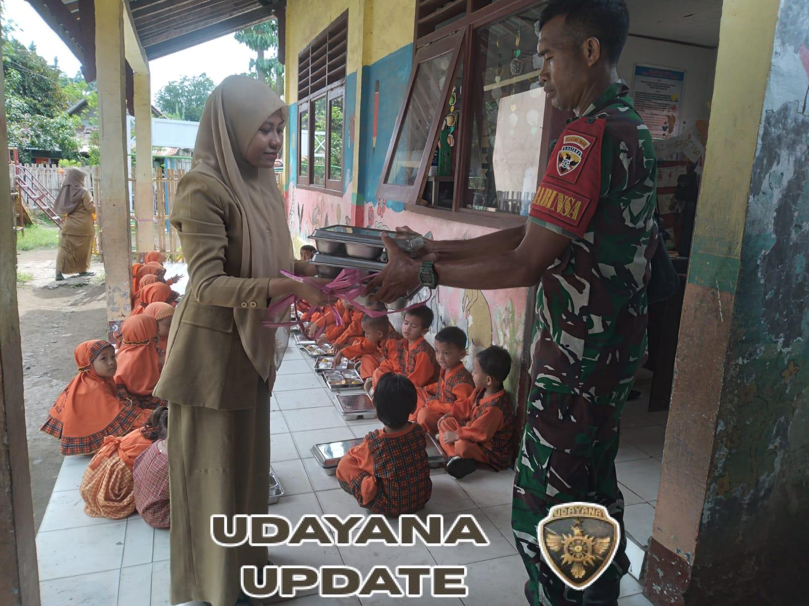 Babinsa Desa Tambe Kawal Pelaksanaan Makan Bergizi SPPG di Kecamatan Bolo